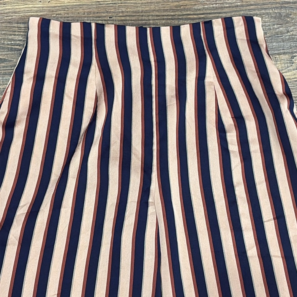 🔴SOLD🔴 Guess Striped Pants - Picture 2 of 4